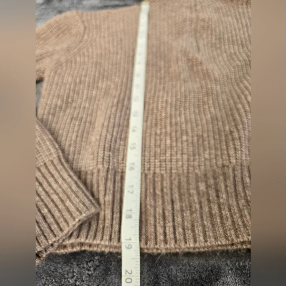 Jessica Simpson Khaki Cropped Sweater Women's Size Medium - Picture 6 of 8